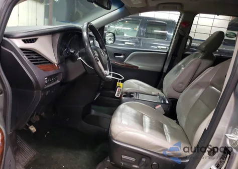 2017 Toyota Sienna Xle z USA, uszkodzony, nr VIN 5TDDZ3DC6HS182812